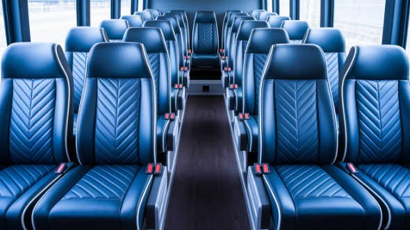 28 passenger minibus rental toledo